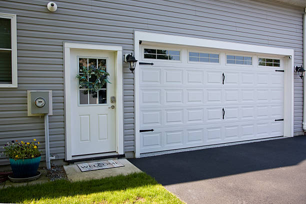 24/7 Emergency Garage Door Panel Replacement experts in Wheeler, TX